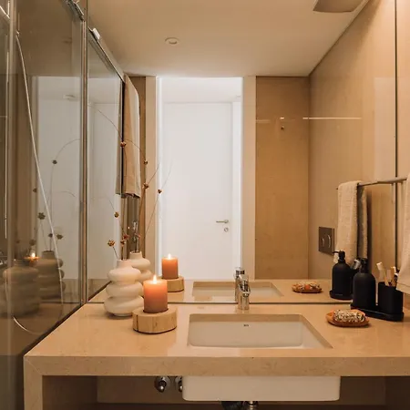 Minturno - 2 Bedrooms And Balcony In Alvalade *