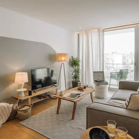 아파트 Minturno - 2 Bedrooms And Balcony In Alvalade *