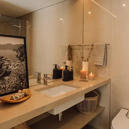 Minturno - 2 Bedrooms And Balcony In Alvalade Lejlighed *