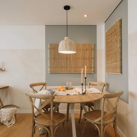 Apartamento Minturno - 2 Bedrooms And Balcony In Alvalade