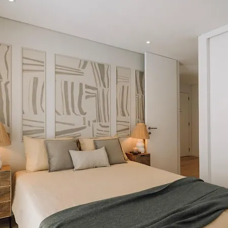 Minturno - 2 Bedrooms And Balcony In Alvalade * Lissabon